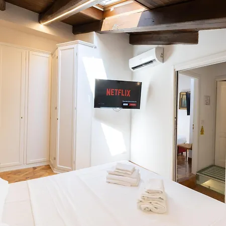 Bolognaroomscom - Isaia Garden Private Garden Bath בית נופש בולוניה