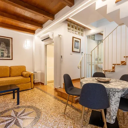 Bolognaroomscom - Isaia Garden Private Garden Bath * בולוניה