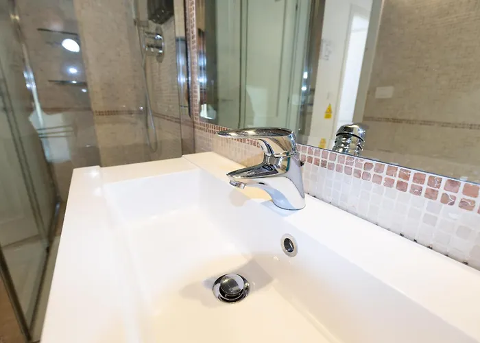펜션 Bolognaroomscom - Isaia Garden Private Garden Bath 볼로냐