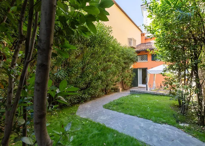 Bolognaroomscom - Isaia Garden Private Garden Bath 볼로냐