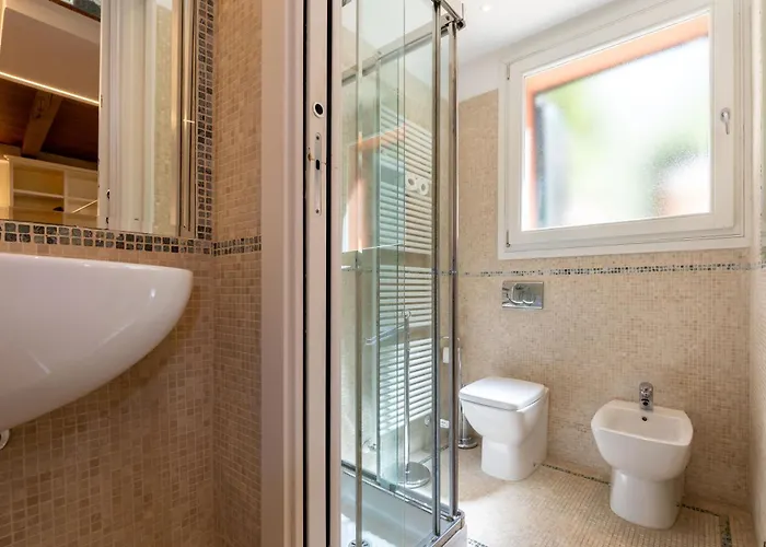 Bolognaroomscom - Isaia Garden Private Garden Bath 펜션