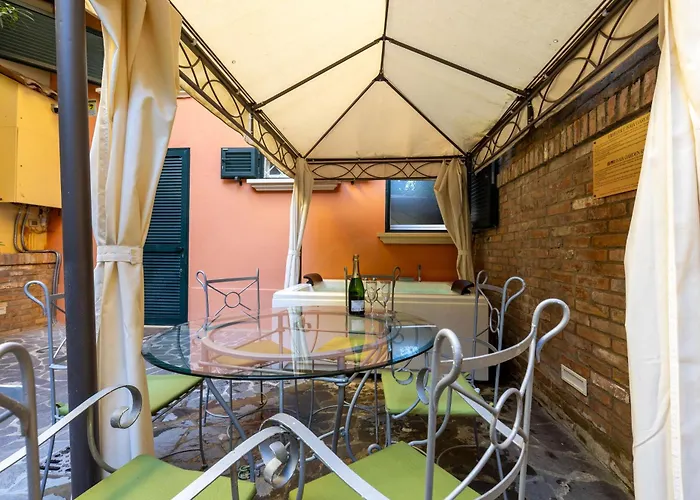 Bolognaroomscom - Isaia Garden Private Garden Bath 볼로냐