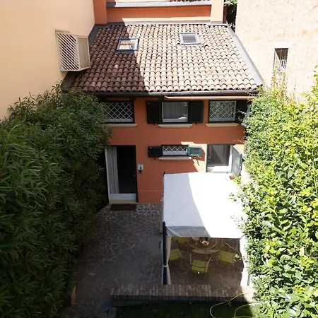 Bolognaroomscom - Isaia Garden Private Garden Bath * Bolonia