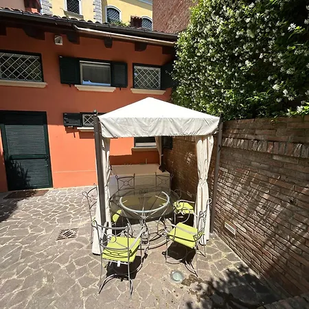 Isaia Garden -private Garden Bath Bolognarooms * Μπολόνια
