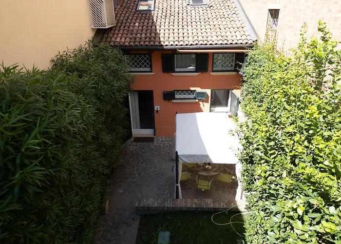 Bolognaroomscom - Isaia Garden Private Garden Bath * Bologna