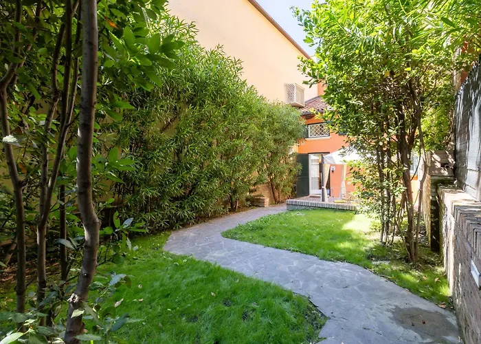 Bolognaroomscom - Isaia Garden Private Garden Bath Bologna