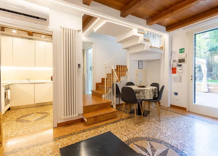 Bolognaroomscom - Isaia Garden Private Garden Bath Holiday home