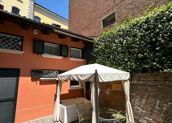 Bolognaroomscom - Isaia Garden Private Garden Bath Holiday home Bologna