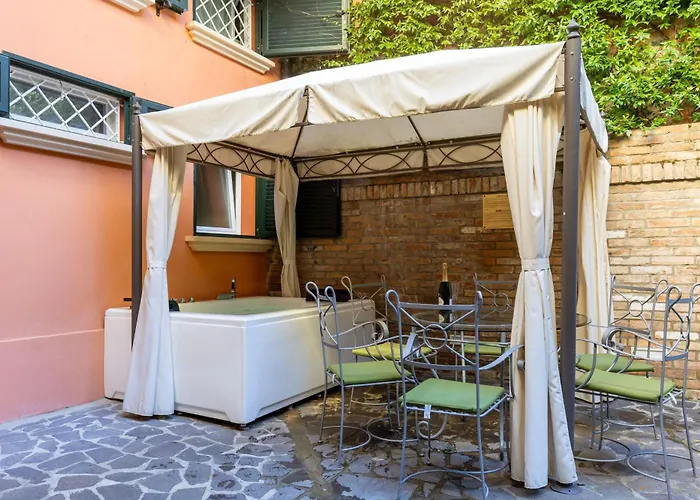 Holiday home Bolognaroomscom - Isaia Garden Private Garden Bath Bologna