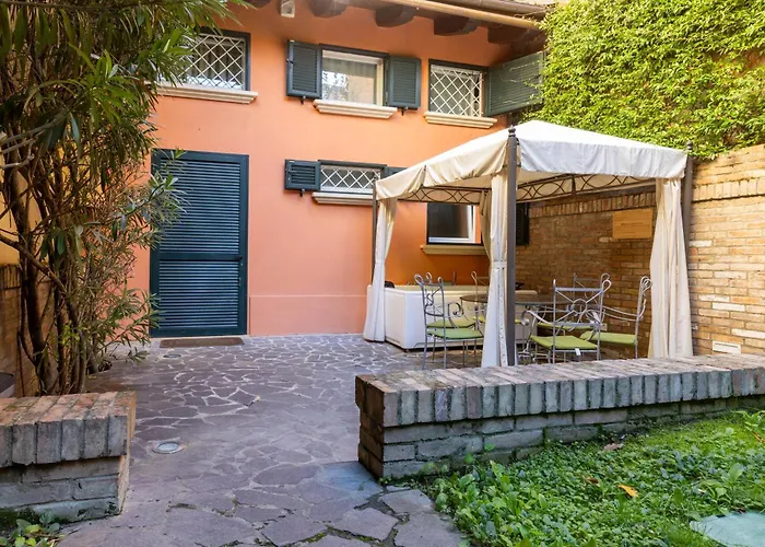 Bolognaroomscom - Isaia Garden Private Garden Bath Bolonia