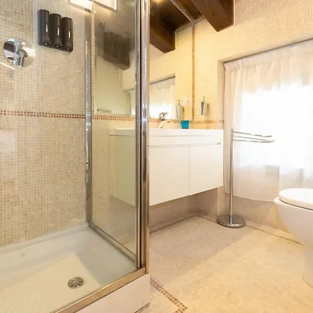 Vakantiehuis Isaia Garden -private Garden Bath Bolognarooms Bologna