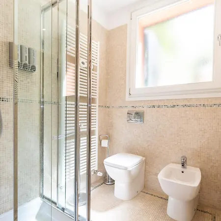 Isaia Garden -private Garden Bath Bolognarooms Vakantiehuis Bologna