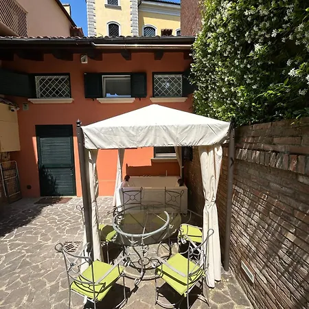 Nyaraló Isaia Garden -private Garden Bath Bolognarooms Bologna