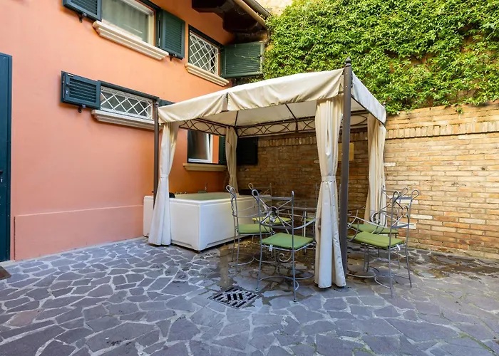 Сasa de vacaciones Bolognaroomscom - Isaia Garden Private Garden Bath