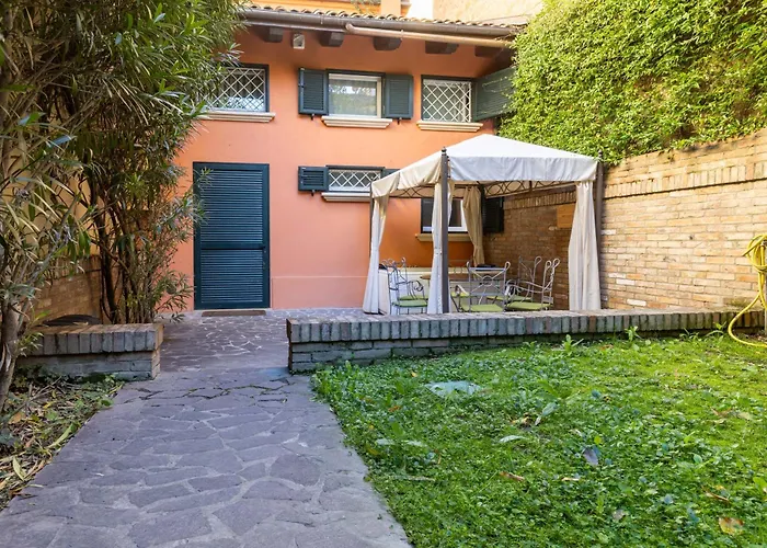 Сasa de vacaciones Bolognaroomscom - Isaia Garden Private Garden Bath Bolonia